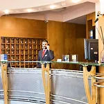 Hotel Western Plaza