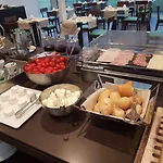 Western Plaza Hotel 4*