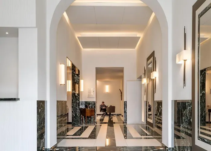 Western Plaza 4*