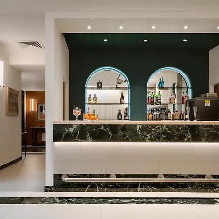 Western Plaza Hotel 4*