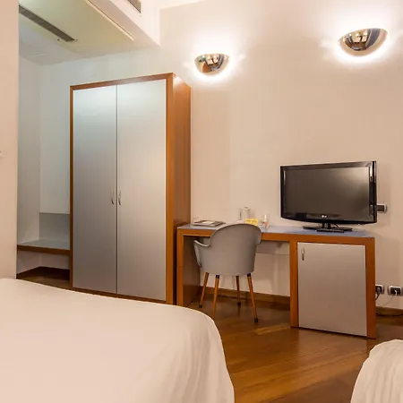 Western Plaza Napoli