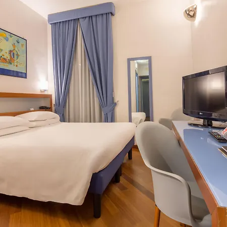 Western Plaza Hotel 4*