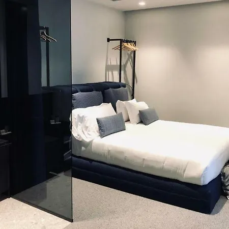 Western Plaza Hotel 4*