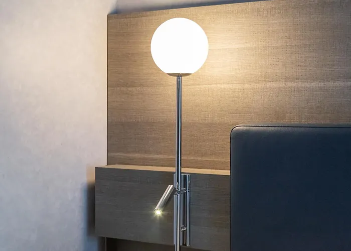 Western Plaza Nápoly