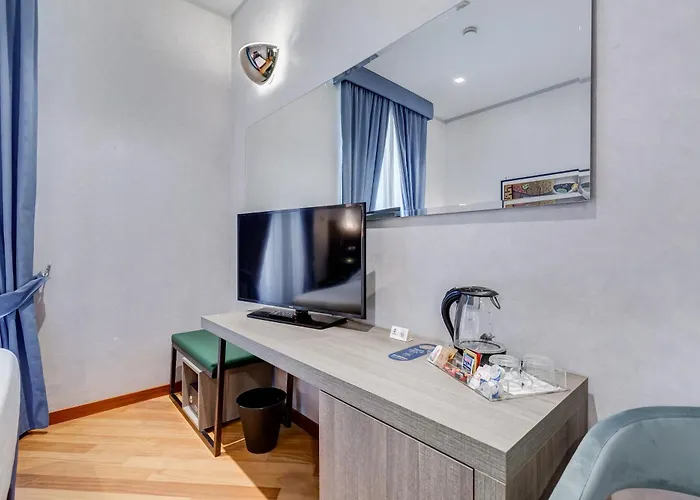 Western Plaza 4* Nápoly