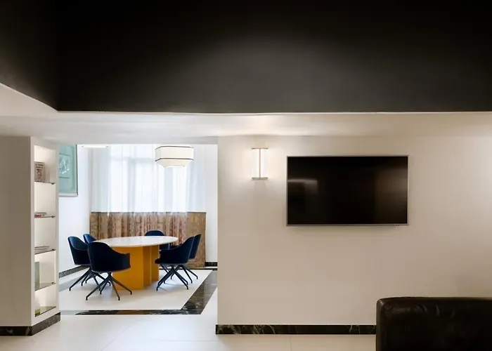 Western Plaza Szálloda Nápoly