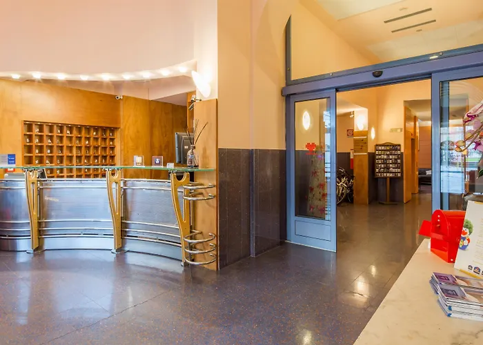 Western Plaza Szálloda