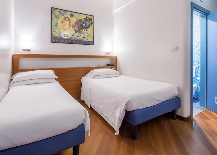 Western Plaza Szálloda Nápoly