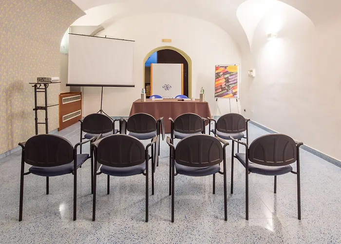 Western Plaza Szálloda