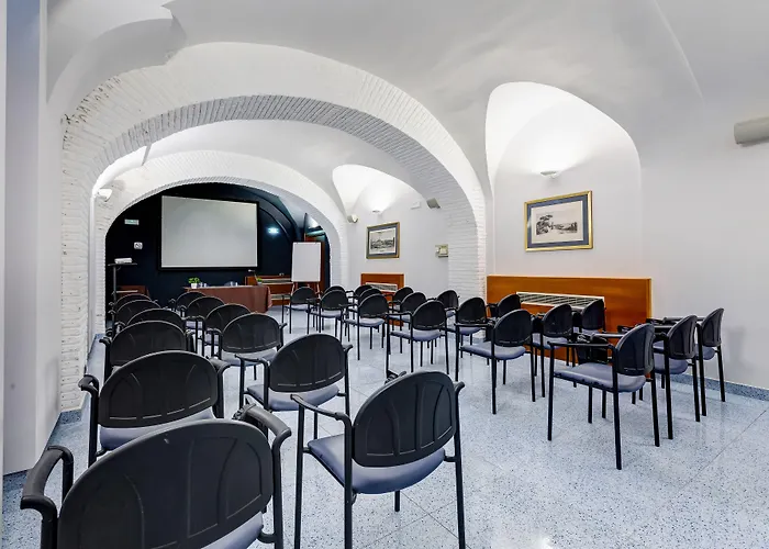 Western Plaza Szálloda 4*