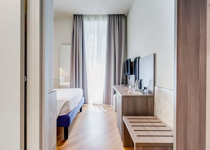 Western Plaza Szálloda Nápoly