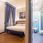 Western Plaza Hotel