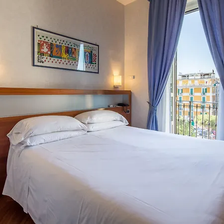 Western Plaza 4* Nápoly