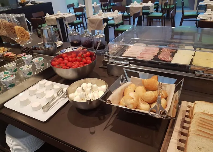Western Plaza Hotel 4*